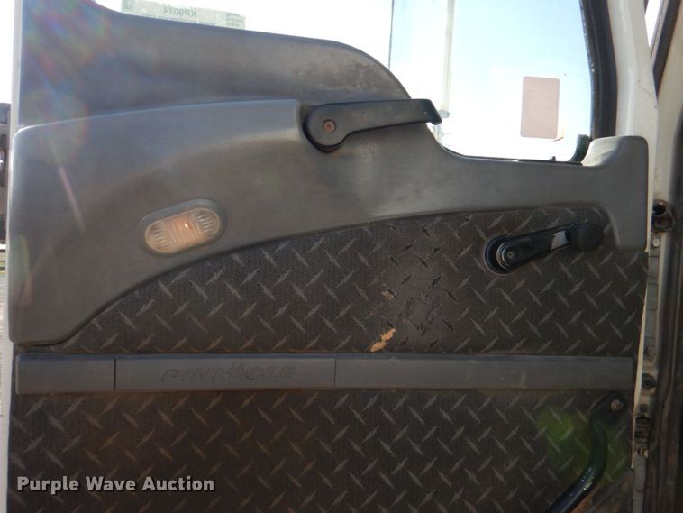 image for item KP9074 2008 Mack CHU613  water truck