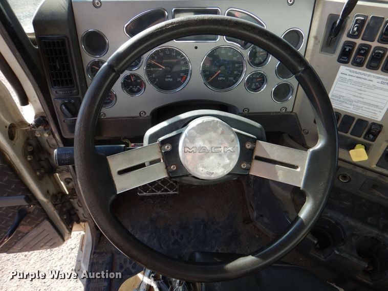 image for item KP9074 2008 Mack CHU613  water truck