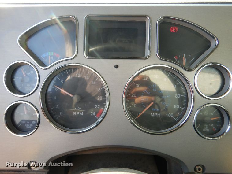 image for item KP9074 2008 Mack CHU613  water truck