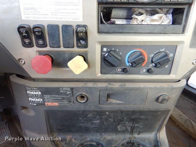 image for item KP9074 2008 Mack CHU613  water truck