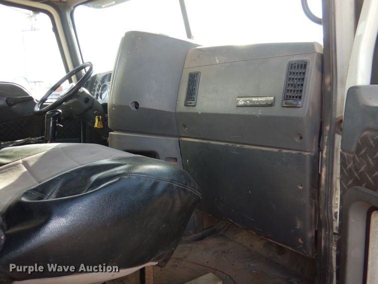 image for item KP9074 2008 Mack CHU613  water truck