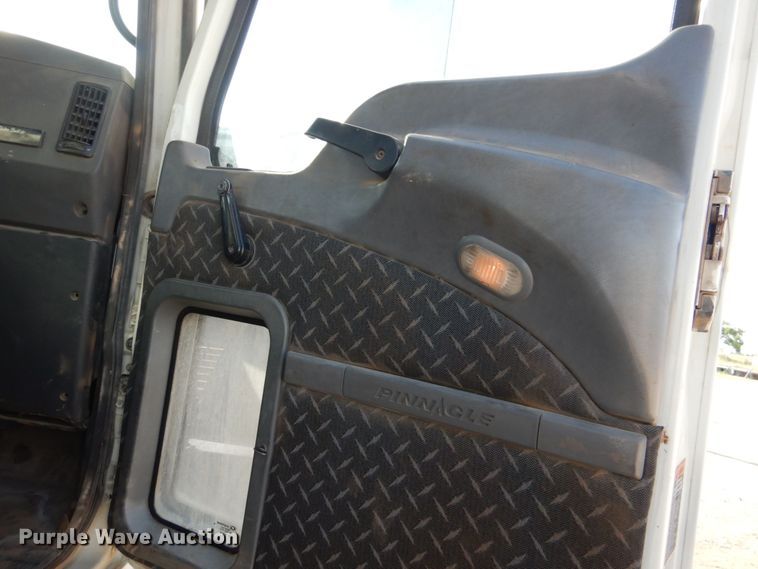 image for item KP9074 2008 Mack CHU613  water truck