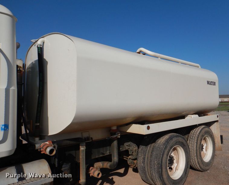 image for item KP9074 2008 Mack CHU613  water truck