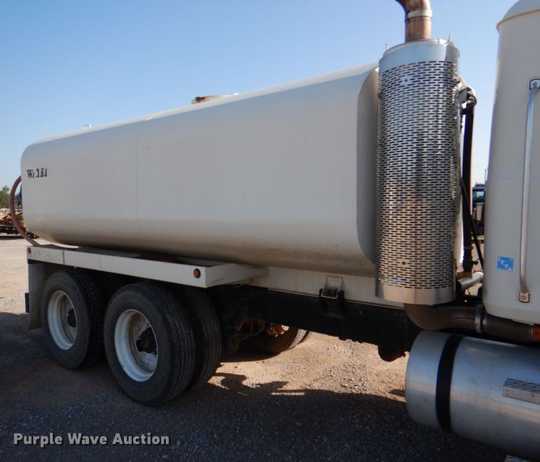 image for item KP9074 2008 Mack CHU613  water truck