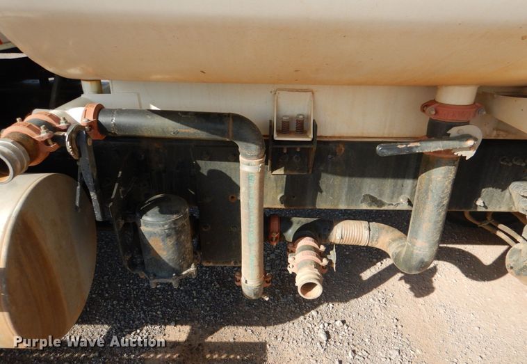 image for item KP9074 2008 Mack CHU613  water truck