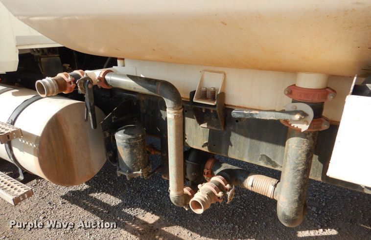 image for item KP9074 2008 Mack CHU613  water truck