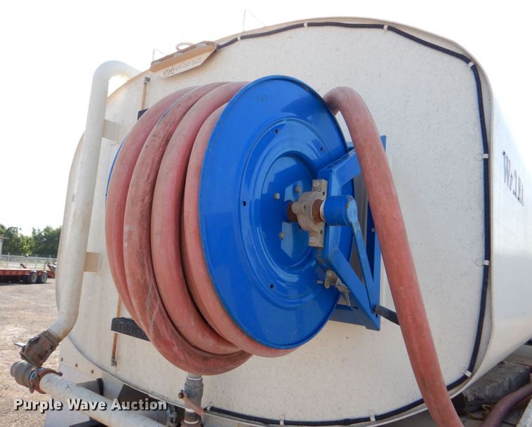 image for item KP9074 2008 Mack CHU613  water truck