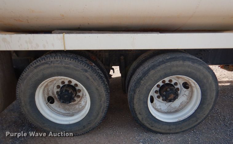 image for item KP9074 2008 Mack CHU613  water truck