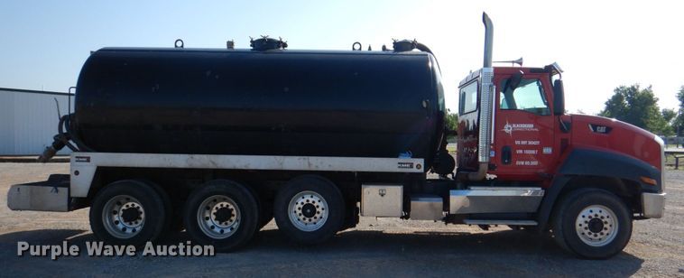image for item KP9075 2013 Caterpillar CT660  vacuum truck