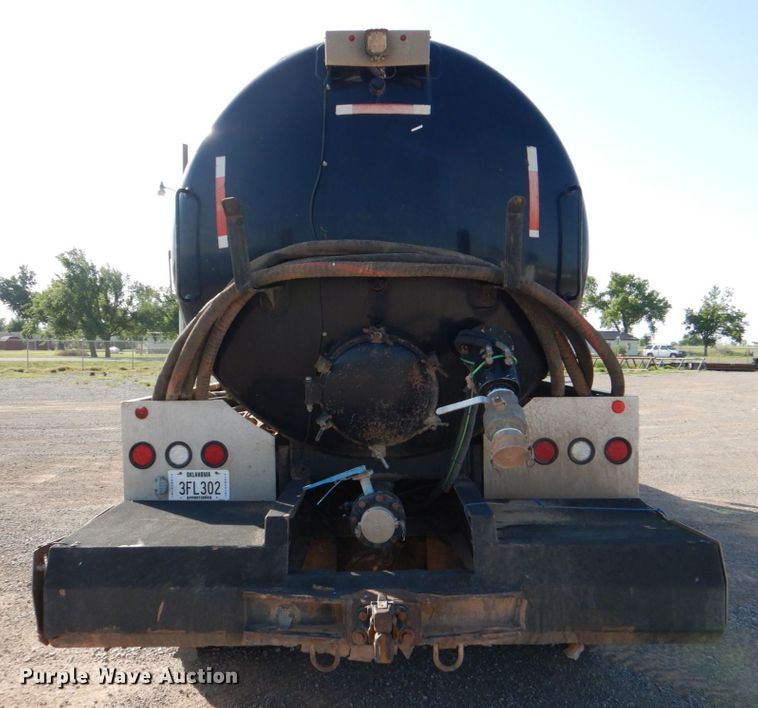 image for item KP9075 2013 Caterpillar CT660  vacuum truck