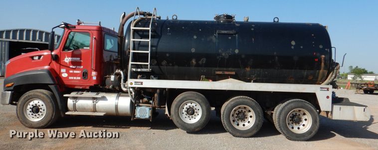 image for item KP9075 2013 Caterpillar CT660  vacuum truck