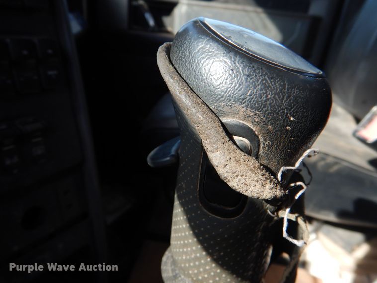 image for item KP9075 2013 Caterpillar CT660  vacuum truck