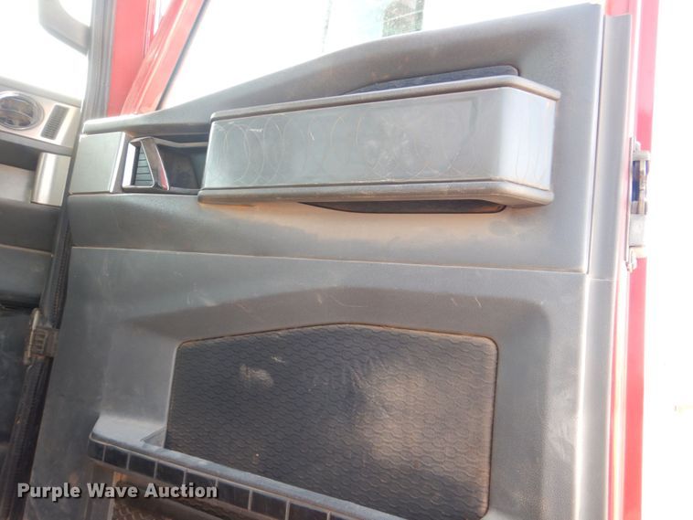 image for item KP9075 2013 Caterpillar CT660  vacuum truck