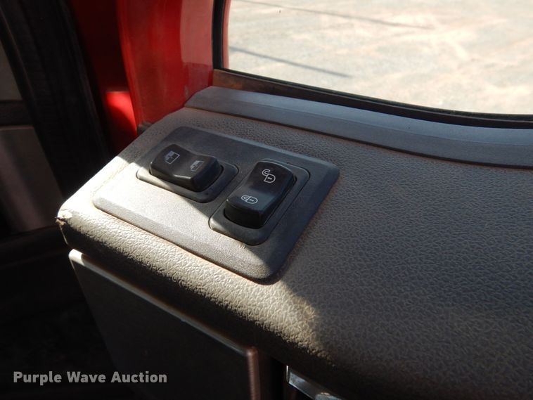 image for item KP9075 2013 Caterpillar CT660  vacuum truck