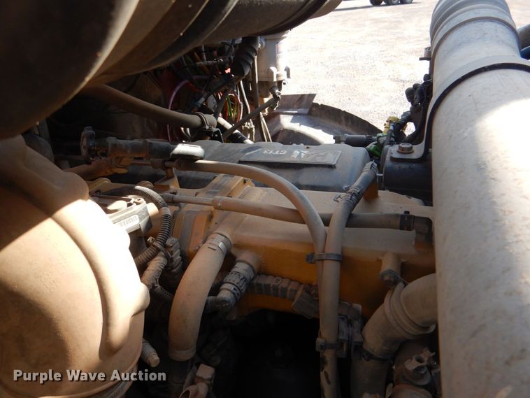 image for item KP9075 2013 Caterpillar CT660  vacuum truck