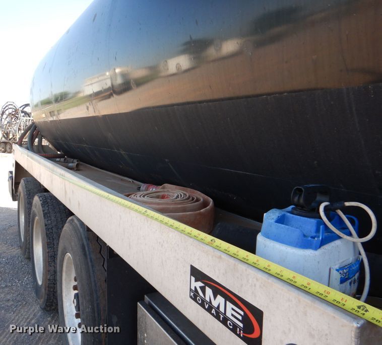 image for item KP9075 2013 Caterpillar CT660  vacuum truck