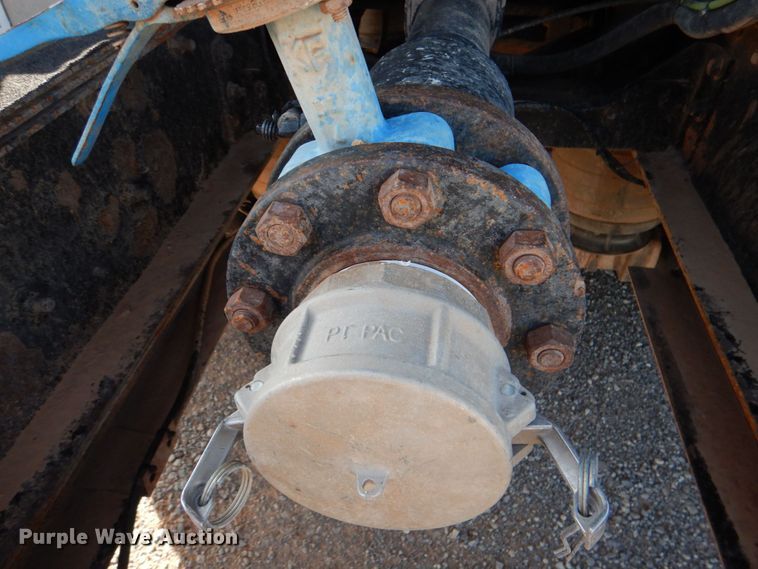 image for item KP9075 2013 Caterpillar CT660  vacuum truck