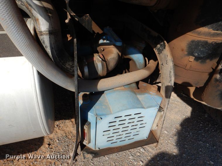 image for item KP9075 2013 Caterpillar CT660  vacuum truck