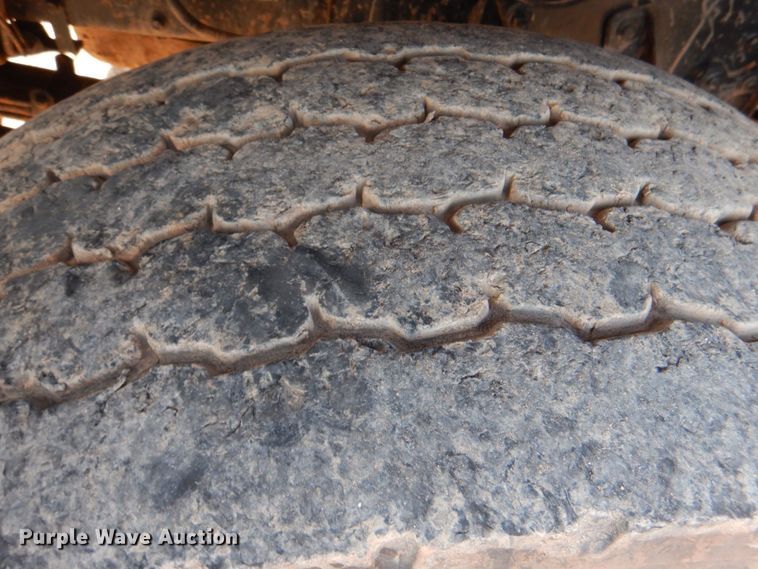 image for item KP9075 2013 Caterpillar CT660  vacuum truck