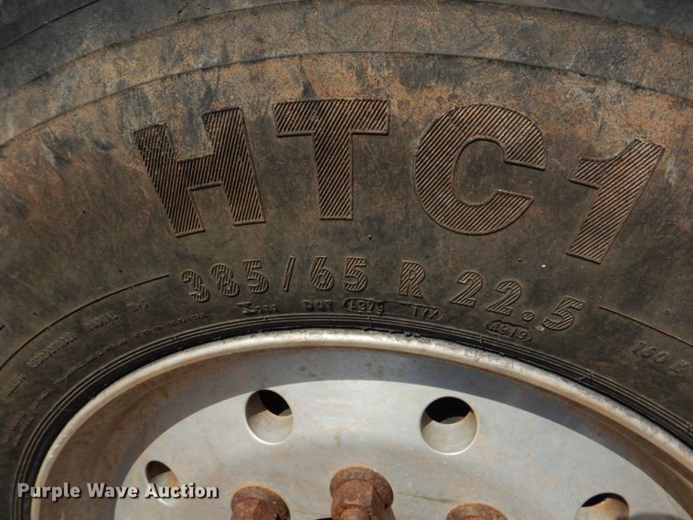 image for item KP9075 2013 Caterpillar CT660  vacuum truck