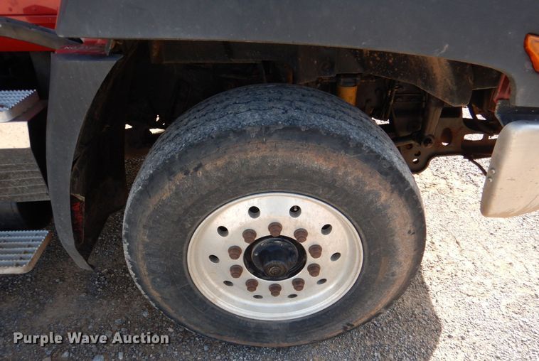 image for item KP9075 2013 Caterpillar CT660  vacuum truck