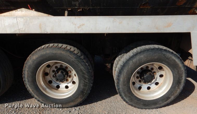 image for item KP9075 2013 Caterpillar CT660  vacuum truck