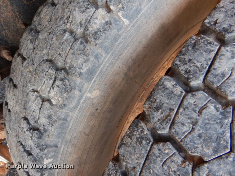 image for item KP9075 2013 Caterpillar CT660  vacuum truck