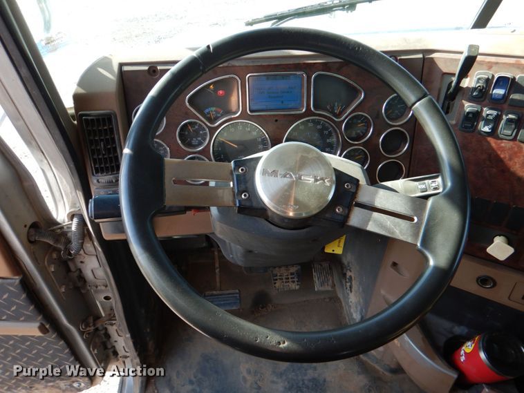 image for item KP9076 2009 Mack Granite GU713  dump truck