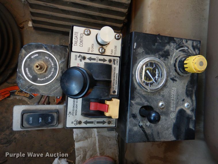 image for item KP9076 2009 Mack Granite GU713  dump truck