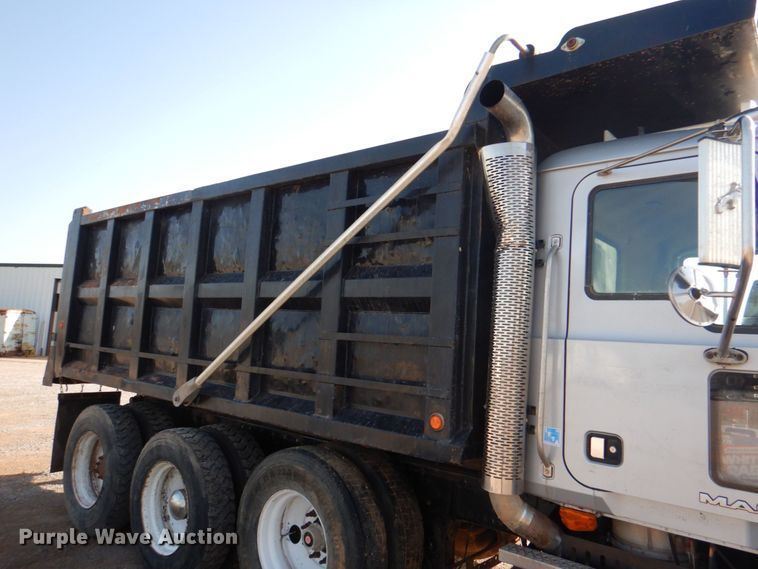 image for item KP9076 2009 Mack Granite GU713  dump truck