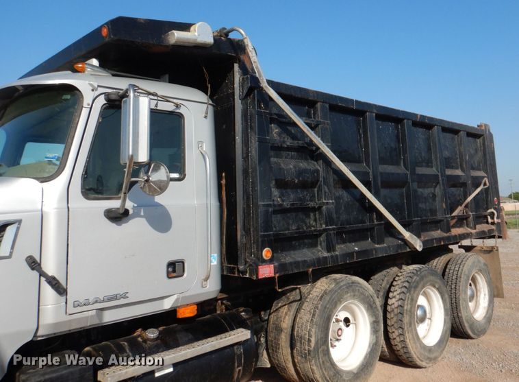 image for item KP9076 2009 Mack Granite GU713  dump truck