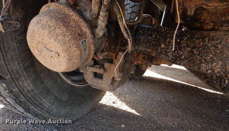 image for item KP9076 2009 Mack Granite GU713  dump truck