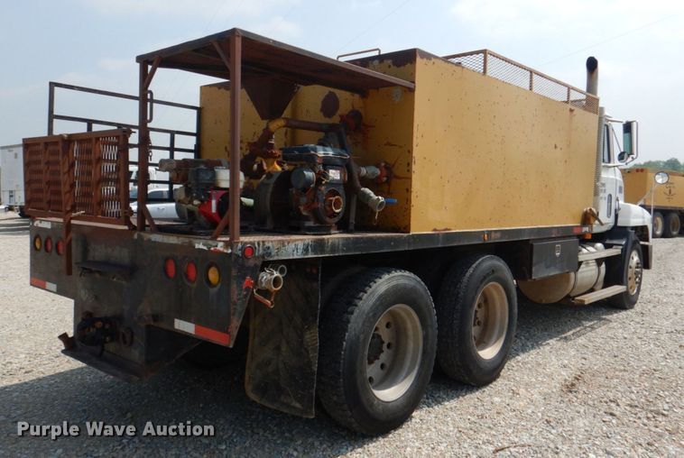 image for item KP9120 1995 Mack CH613  water truck