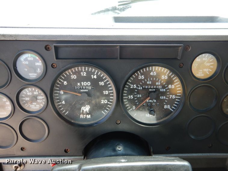 image for item KP9120 1995 Mack CH613  water truck