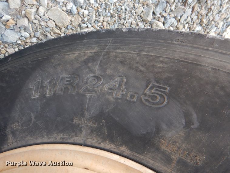 image for item KP9120 1995 Mack CH613  water truck