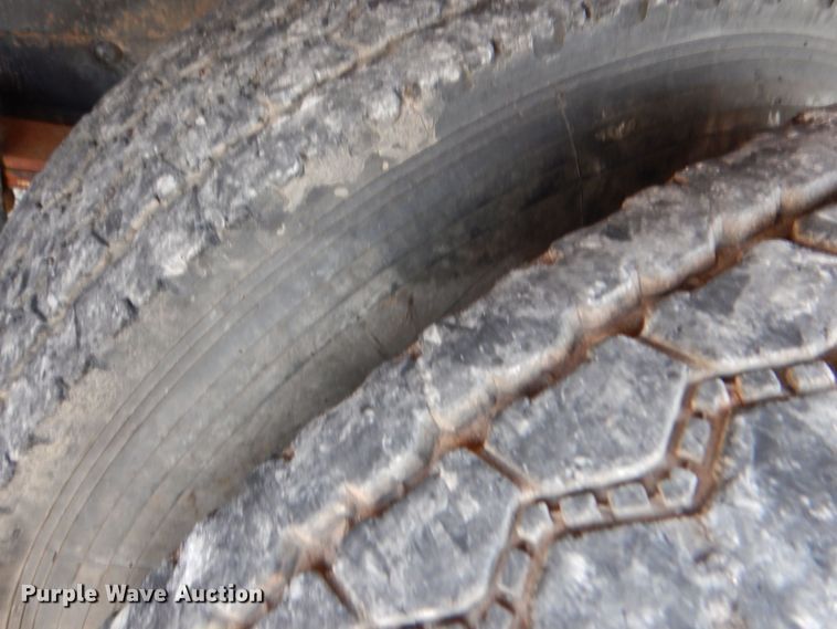 image for item KP9120 1995 Mack CH613  water truck