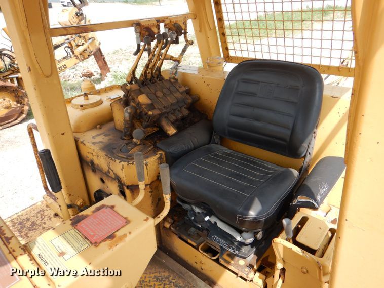 image for item KP9129 1979 Caterpillar D7G  cable plow