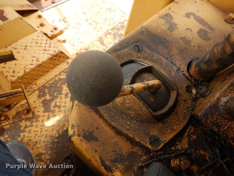 image for item KP9129 1979 Caterpillar D7G  cable plow