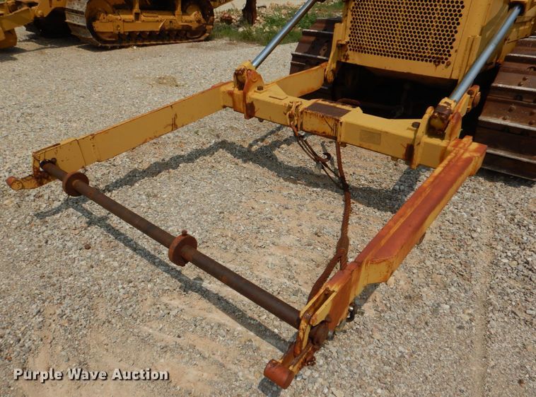 image for item KP9129 1979 Caterpillar D7G  cable plow