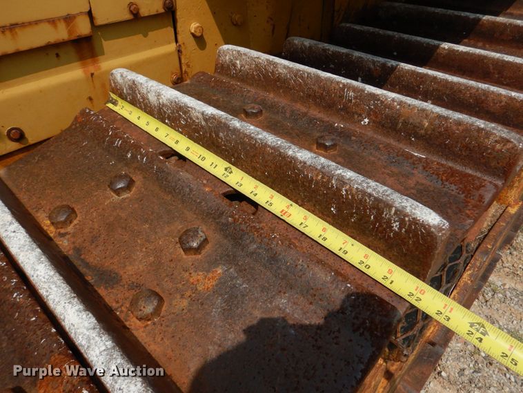 image for item KP9129 1979 Caterpillar D7G  cable plow