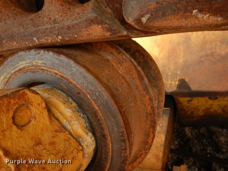 image for item KP9129 1979 Caterpillar D7G  cable plow