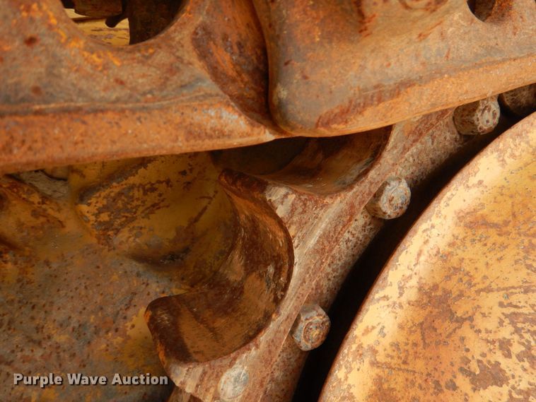 image for item KP9129 1979 Caterpillar D7G  cable plow