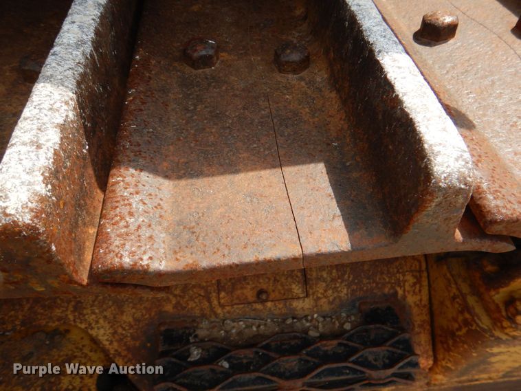 image for item KP9129 1979 Caterpillar D7G  cable plow