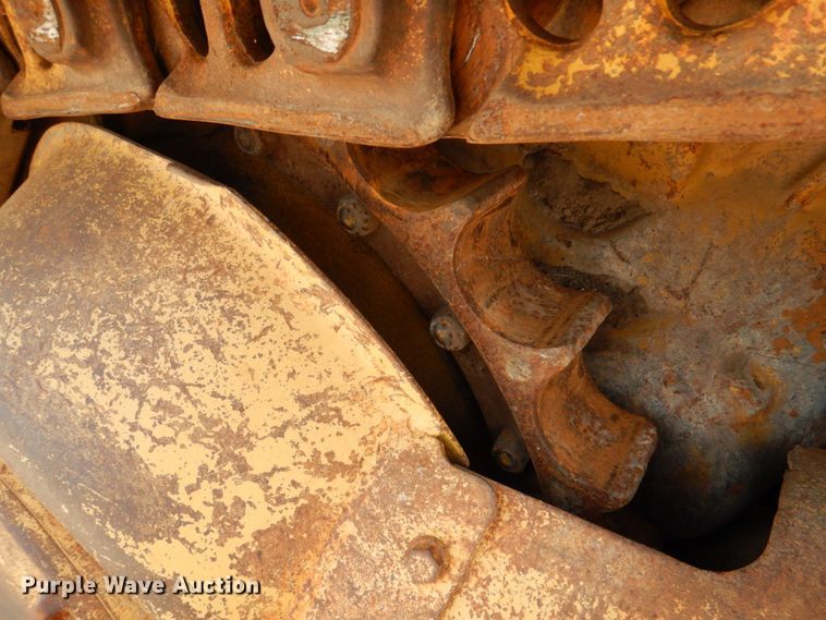 image for item KP9129 1979 Caterpillar D7G  cable plow