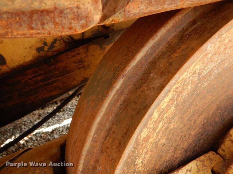 image for item KP9129 1979 Caterpillar D7G  cable plow