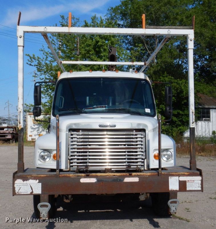 image for item KR9302 2005 Freightliner Business Class M2  crane truck