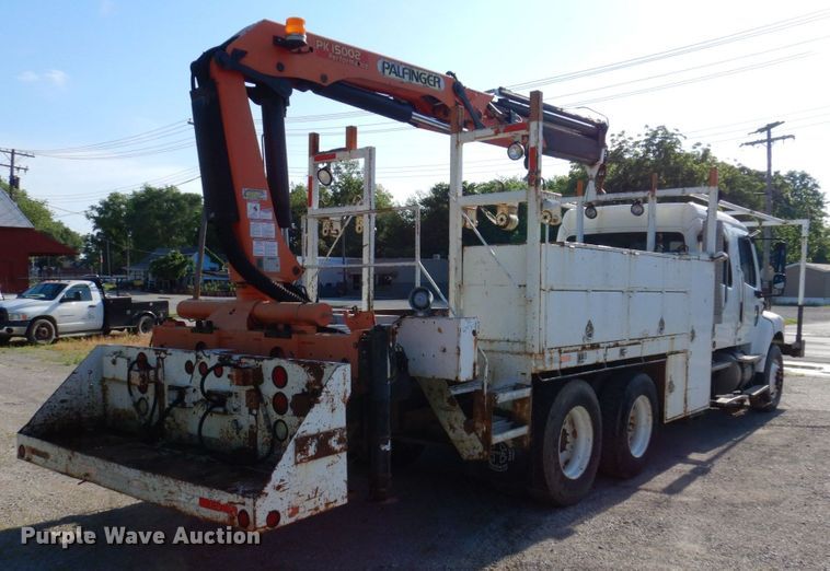 image for item KR9302 2005 Freightliner Business Class M2  crane truck