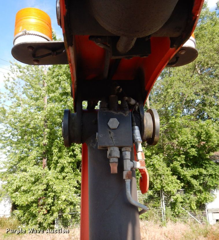 image for item KR9302 2005 Freightliner Business Class M2  crane truck