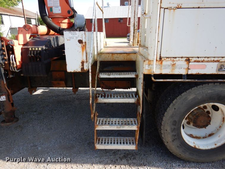 image for item KR9302 2005 Freightliner Business Class M2  crane truck