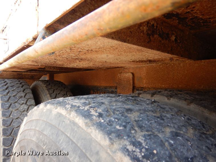 image for item KR9302 2005 Freightliner Business Class M2  crane truck